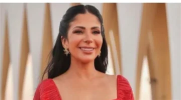 إطلالات عالمية.. هل حسمت منى زكي لقب أيقونة الموضة الأولى في مصر؟